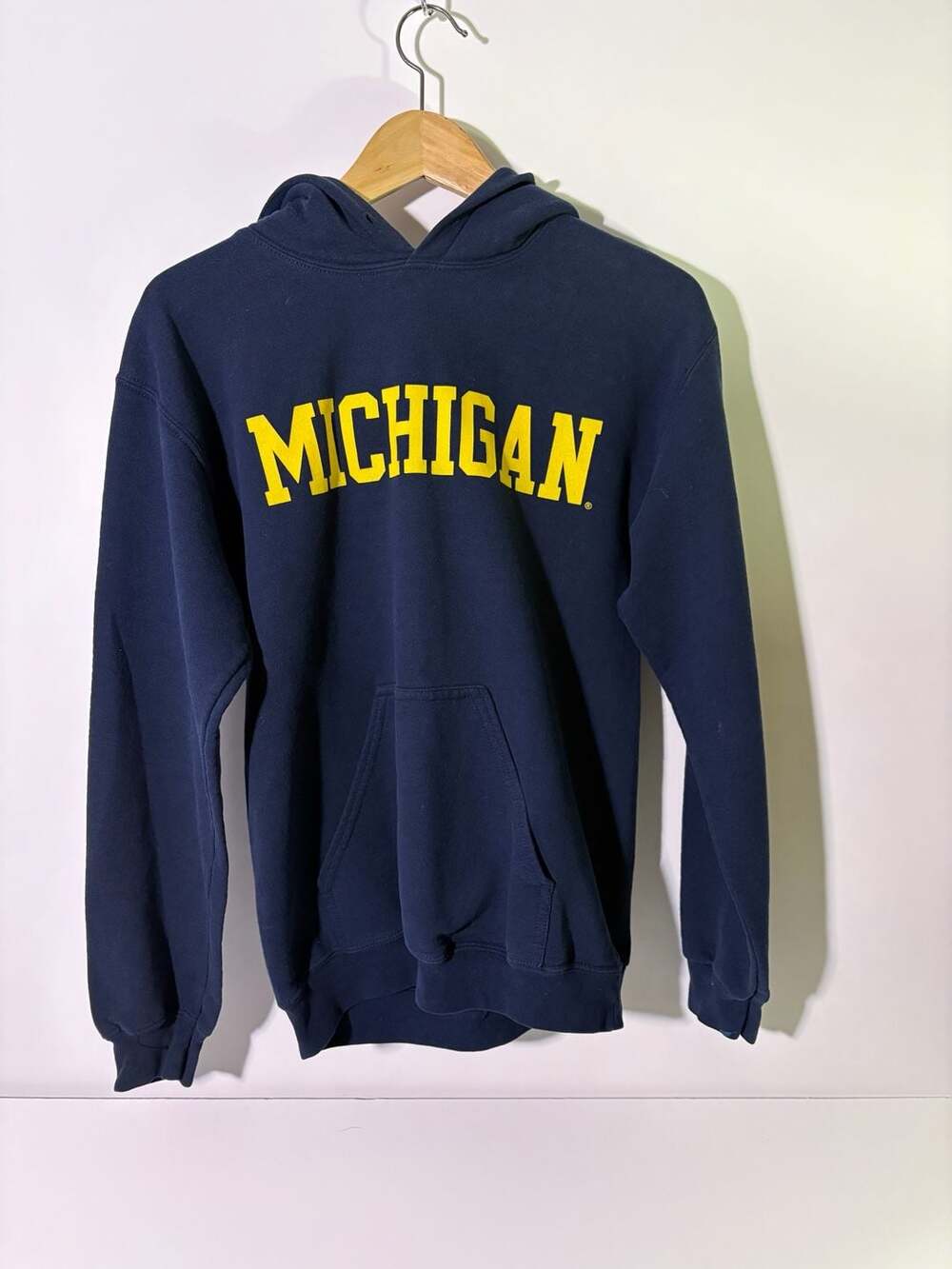 Gildan Michigan Heavy Blend Hoodie Size S Navy Blue Yellow